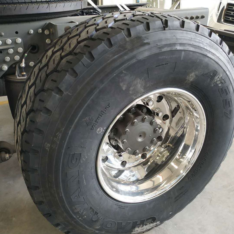 Tires / Tires for Large Vehicles